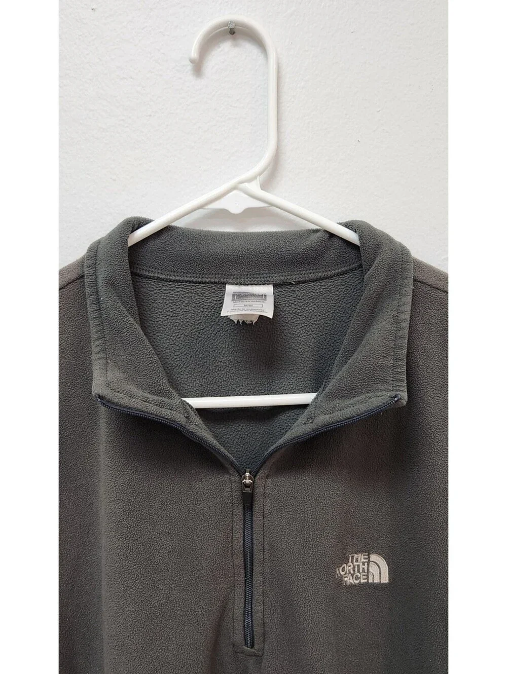 The North Face TKA 100 Fleece Men's Medium 1/4 Zip Pullover Gray Outdoor Gear